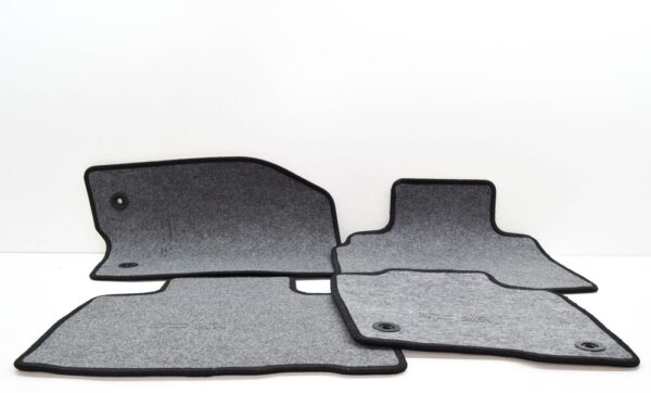 1905276 - Ford Edge MK2 Front Floor Mat Set LHD 1905276 GT4B-R130D00-AA3JA6 NEW