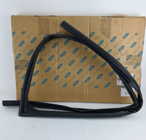 2290066 - NEW FORD RANGER 6 MK3 FRONT RIGHT DOOR GLASS RUNNING WEATHER STRIPS 2290066 ORIGINAL