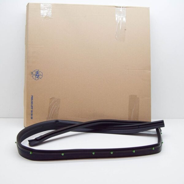 2416845 - FORD PUMA BODY ROCKER PANEL RIGHT WEATHERSTRIP 2416845 NEW GENUINE