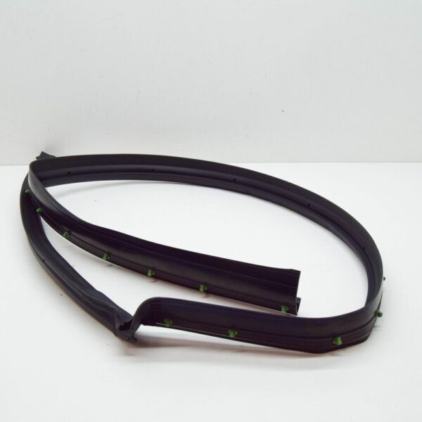 2416845 - FORD PUMA BODY ROCKER PANEL RIGHT WEATHERSTRIP 2416845 NEW GENUINE