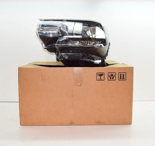 2683093 - Ford Ranger T9 Front Left Headlight LHD 2683093 New Genuine