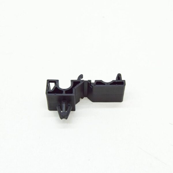 5197509 - Ford Mondeo MK5 Fuel Fill Pipe Clip 5197509 DG93-9A317-AA NEW