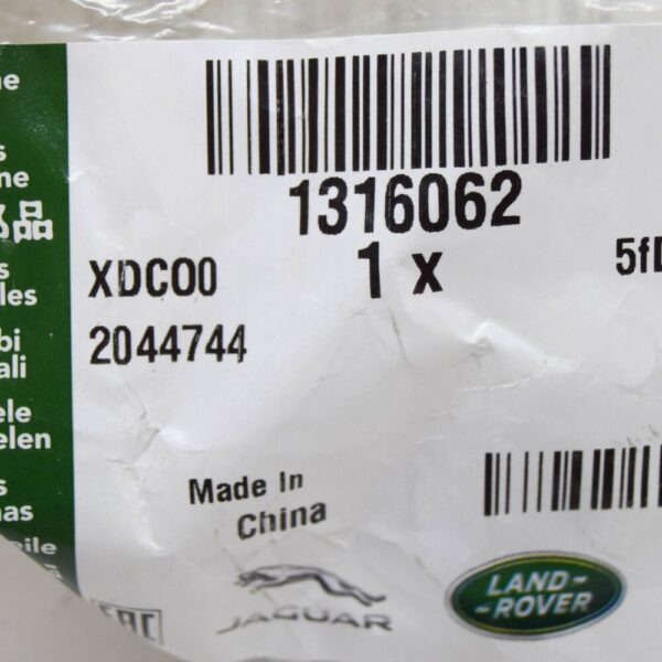 1316062 - LAND ROVER DISCOVERY III L319 Engine Plug 1316062 NEW GENUINE