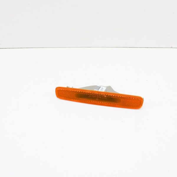 C2C35380 - JAGUAR XJ 8 X350 Front Left Fender Side Marker Lamp C2C35380 NEW GENUINE