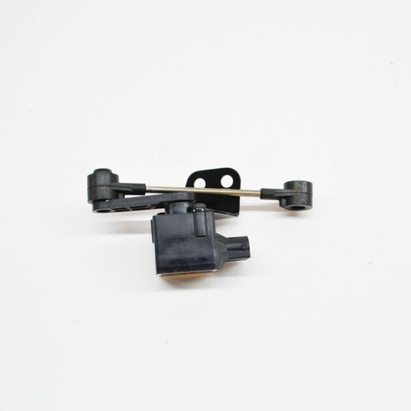 C2C40511 - Jaguar XJ X350 Rear Left Air Suspension Height Sensor C2C40511 NEW GENUINE