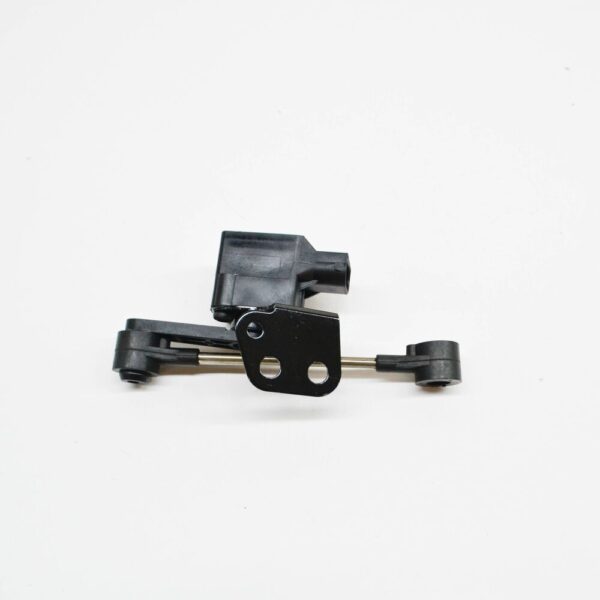C2C40511 - Jaguar XJ X350 Rear Left Air Suspension Height Sensor C2C40511 NEW GENUINE