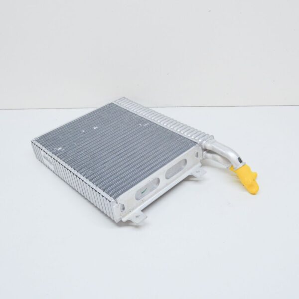 C2D23154 - Jaguar XJ X351 Right Intercooler Radiator C2D23154 NEW GENUINE