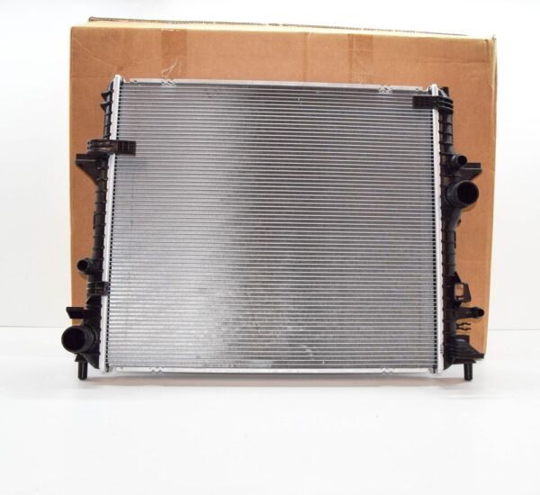 C2D38735 - JAGUAR XJ X351 Engine Radiator C2D38735 NEW GENUINE
