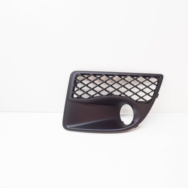 C2P13687XXX - JAGUAR XK Convertible X150 Front Bumper Right Grill  C2P13687XXX  New Genuine