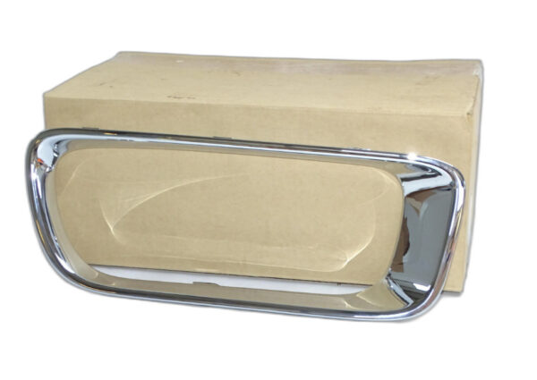 C2Z31643 - JAGUAR XF X250 Front Bumper Left Chrome Finish C2Z31643 NEW ORIGINAL