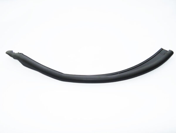 CGE500430 - LR DISCOVERY 4 L319 Rear Left Door Lower Molding Seal CGE500430 NEW GENUINE