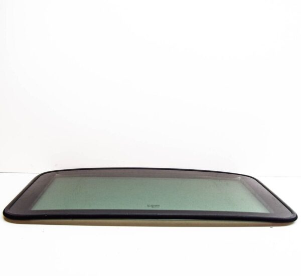 EFT500070 - LAND ROVER FREELANDER L314 Sunroof Glass EFT500070 NEW GENUINE