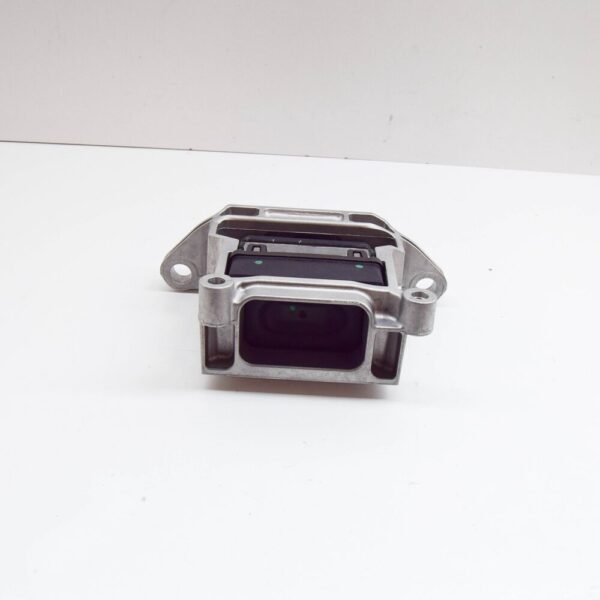 J9C19957 - Jaguar E-Pace X540 Engine Mount J9C19957 NEW