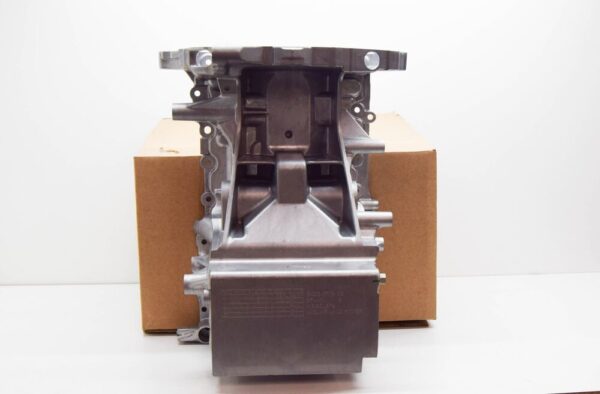 JDE38252 - JAGUAR F-PACE X761 Oil Pan Sump Body JDE41146 NEW GENUINE