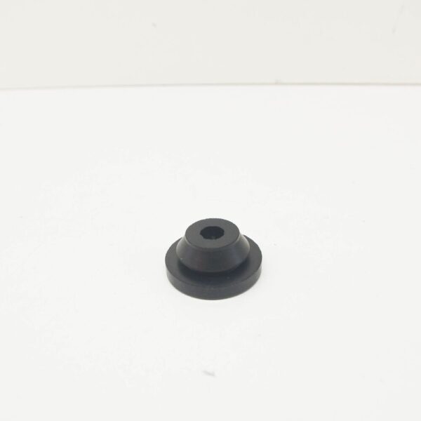 LR000753 - LAND ROVER FREELANDER L359 Air Cleaner Insulator LR000753 NEW GENUINE