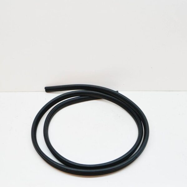 LR001630 - LAND ROVER FREELANDER L359 Front Door Seal LR001630 NEW GENUINE