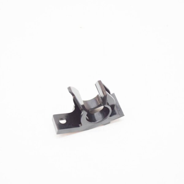 LR006065 - LAND ROVER FREELANDER L359 Front Right Glove Box Door Hinge LR006065 NEW GENUINE