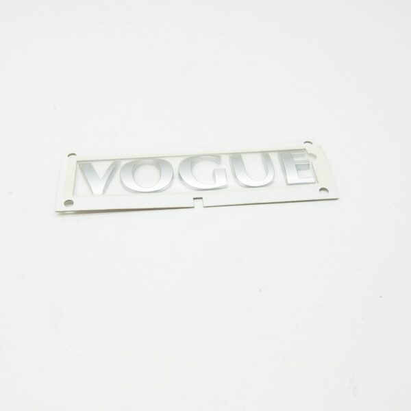 LR008138 - LAND ROVER RANGE ROVER L322 Tailgate VOGUE Badge LR008138 New Genuine