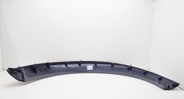 LR010631 - LAND ROVER DISCOVERY L319 Front Right Fender Molding LR010631 New Genuine