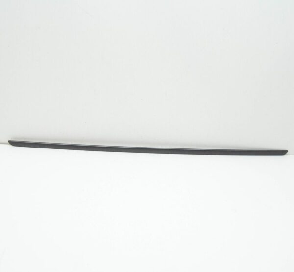 LR011183 - LAND ROVER RANGE ROVER L322 Tailgate Reveal Strip LR011183 NEW