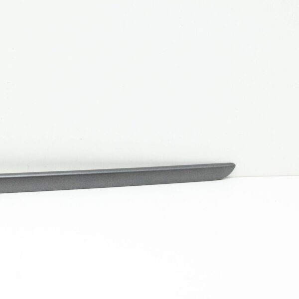 LR011183 - LAND ROVER RANGE ROVER L322 Tailgate Reveal Strip LR011183 NEW