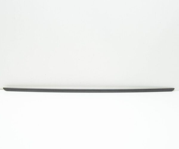 LR011183 - LAND ROVER RANGE ROVER L322 Tailgate Reveal Strip LR011183 NEW