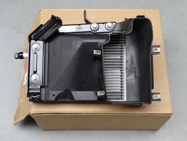 LR011466 - Land Rover Range Rover III L322 Additional Cooler LR011466 NEW ORIGINAL