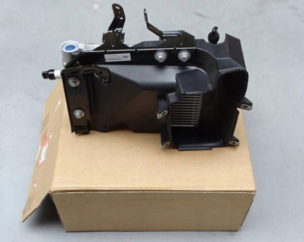 LR011466 - Land Rover Range Rover III L322 Additional Cooler LR011466 NEW ORIGINAL