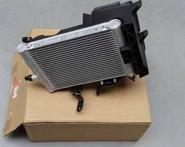 LR011466 - Land Rover Range Rover III L322 Additional Cooler LR011466 NEW ORIGINAL