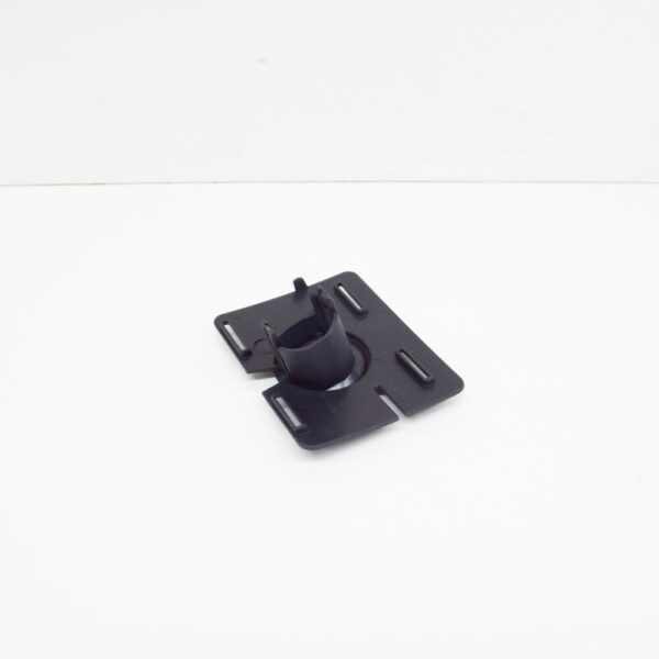 LR011882 - LR RANGE ROVER L322 mount for parking aid rear left LR011882 NEW