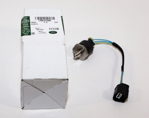LR012280 - LR Discovery IV L319 Fuel Injection Pressure Sensor LR012280 New Genuine