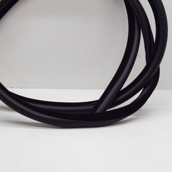 LR012459 - LAND ROVER RANGE ROVER L322 Rear Door Seal LR012459 NEW GENUINE