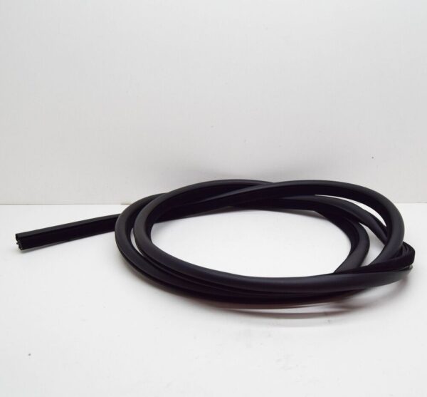 LR012459 - LAND ROVER RANGE ROVER L322 Rear Door Seal LR012459 NEW GENUINE