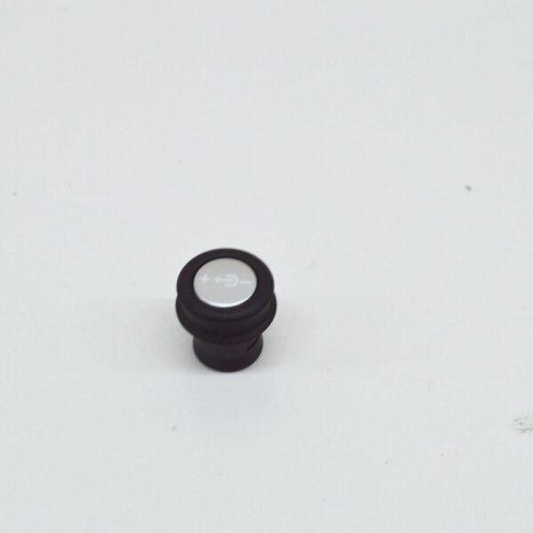 LR014221 - LAND ROVER RANGE ROVER EVOQUE L538 Socket Blind Cover LR014221 NEW