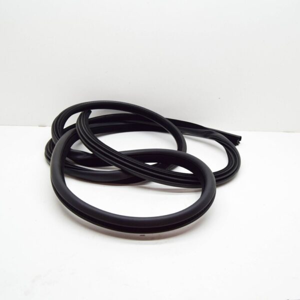 LR014294 - LAND ROVER RANGE ROVER L322 Front Door Seal LR014294 NEW GENUINE