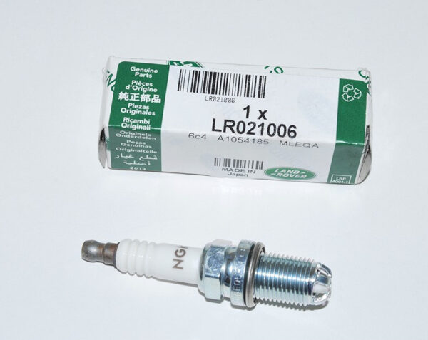 LR021006 - LAND ROVER RANGE ROVER L322 spark plug LR031006 mint condition