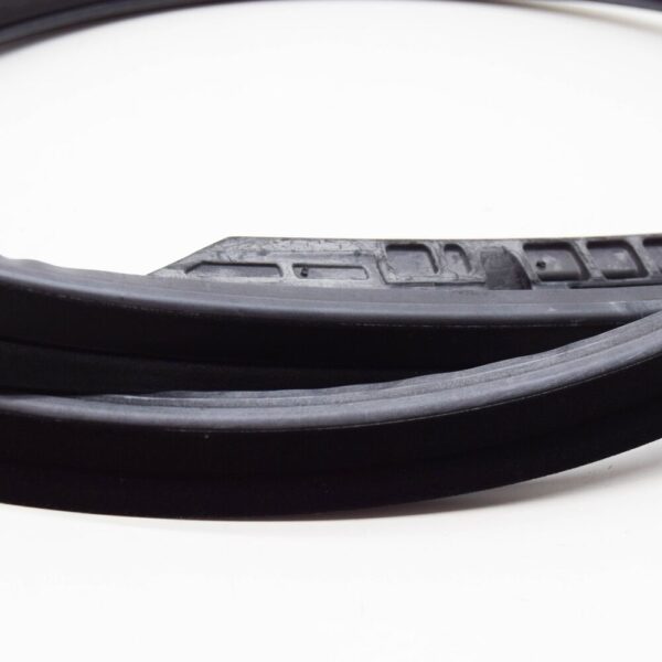 LR021647 - LAND ROVER RANGE ROVER 3 L322 Front Right Upper Door Seal LR021647 NEW GENUINE