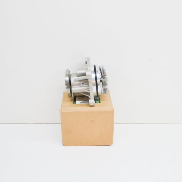 LR022688 - Land Rover Range Rover III L322 Water Pump LR022688 New Genuine