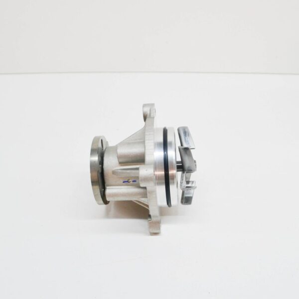 LR022688 - Land Rover Range Rover III L322 Water Pump LR022688 New Genuine