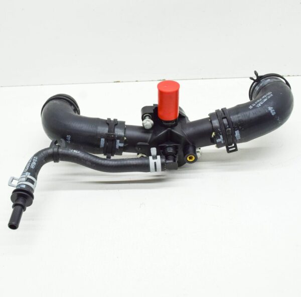 LR022690 - LR RANGE ROVER III L322 Upper Water Outlet Connection LR022690 NEW GENUINE