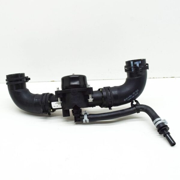 LR022690 - LR RANGE ROVER III L322 Upper Water Outlet Connection LR022690 NEW GENUINE