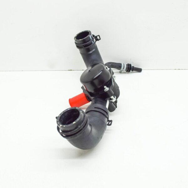 LR022690 - LR RANGE ROVER III L322 Upper Water Outlet Connection LR022690 NEW GENUINE