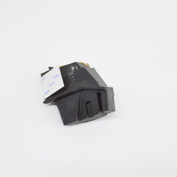 LR023473 - LR RANGE ROVER L322 bonnet top right insulator LR023473 NEW