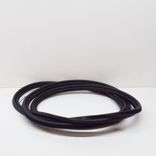 LR024161 - LAND ROVER RANGE ROVER L322 Tailgate Door Seal LR024161 NEW GENUINE