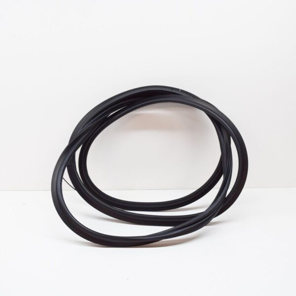 LR024161 - LAND ROVER RANGE ROVER L322 Tailgate Door Seal LR024161 NEW GENUINE