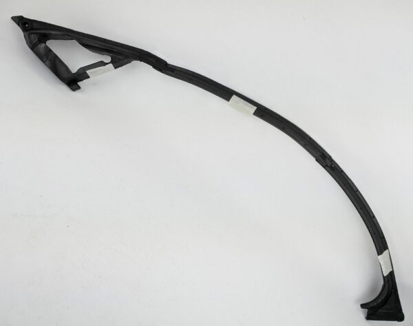 LR027336 - LR RR EVOQUE L538 Front Right Door Top Insulator LR027336 NEW GENUINE