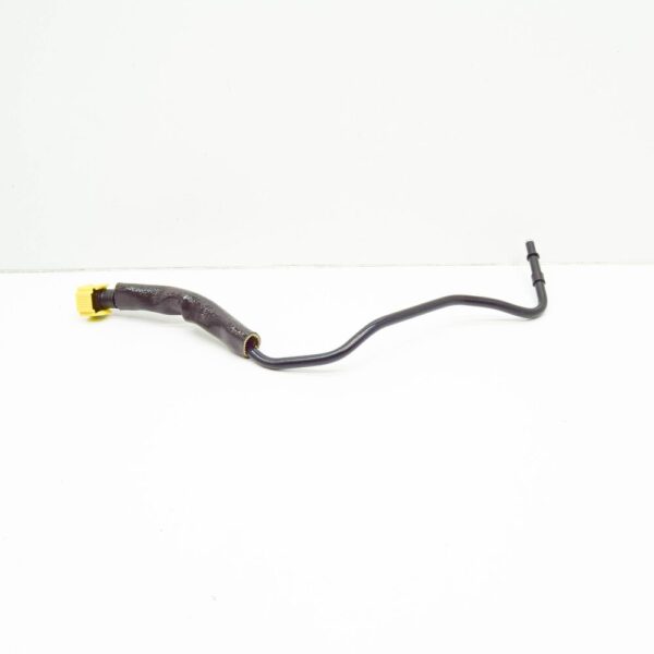 LR030556 - LAND ROVER DISCOVERY IV L319 Under Floor Fuel Return Tube LR030556 NEW GENUINE