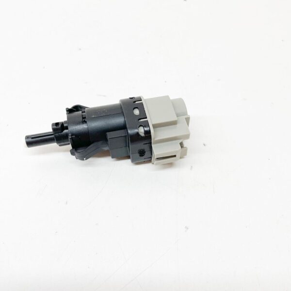 LR032956 - LAND ROVER FREELANDER 2 L359 Stop Lamp Switch LR032956 NEW GENUINE