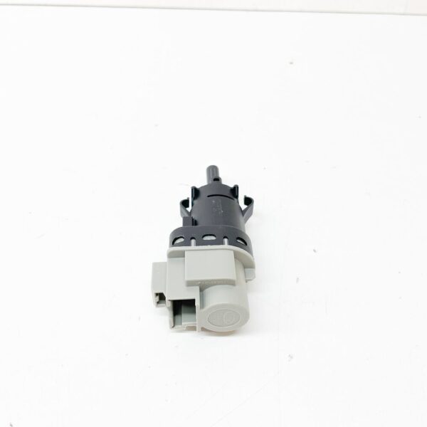 LR032956 - LAND ROVER FREELANDER 2 L359 Stop Lamp Switch LR032956 NEW GENUINE