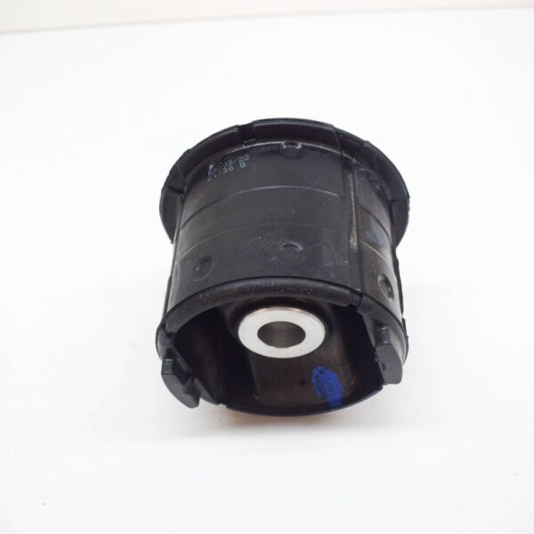 LR037514 - LR RANGE ROVER IV L405 rear cross beam rear insulator LR037514 NEW